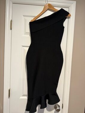 Black One-Shoulder Ruffle Hem Dress